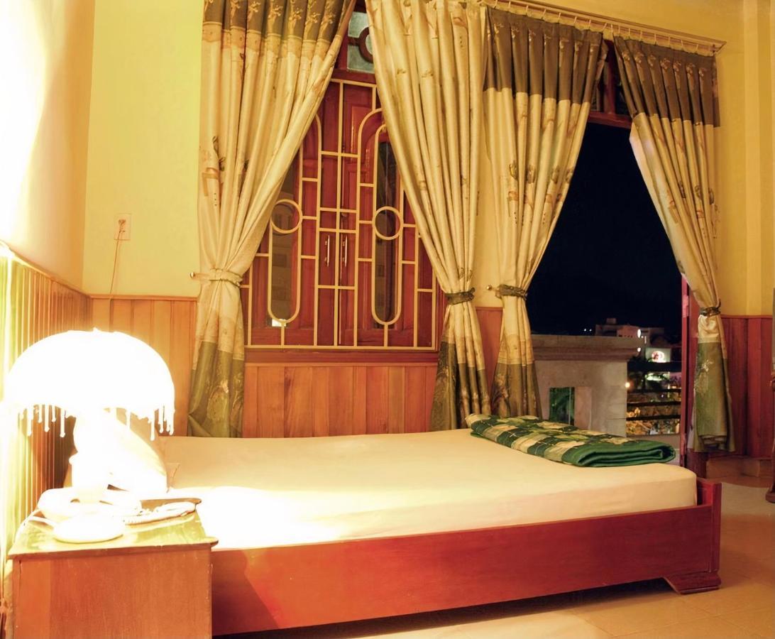 Huong Hotel