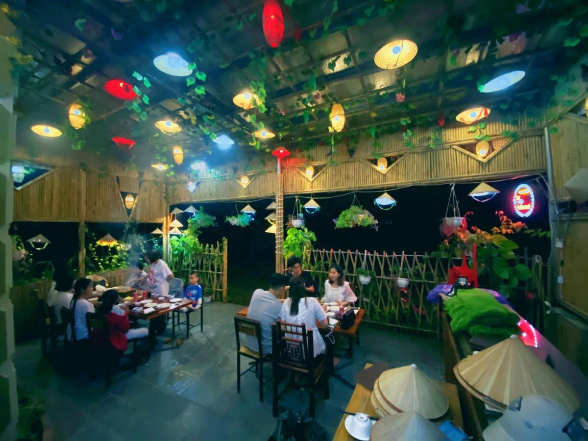 Trang An Moon Garden