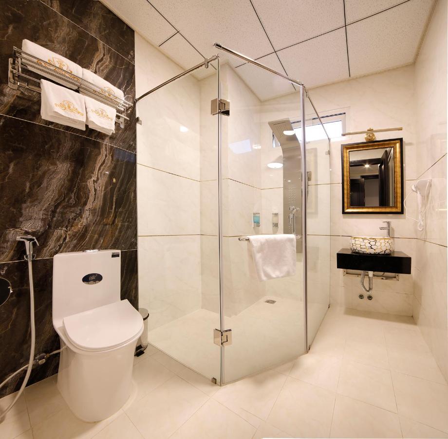 Queen T&t Hotel