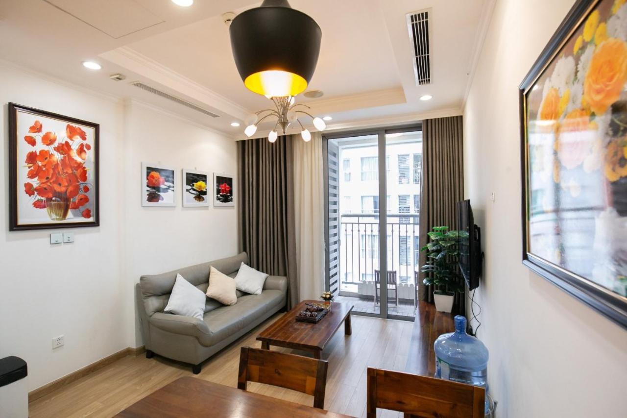 Căn hộ Bom Homes- Vinhomes Times City- Service *