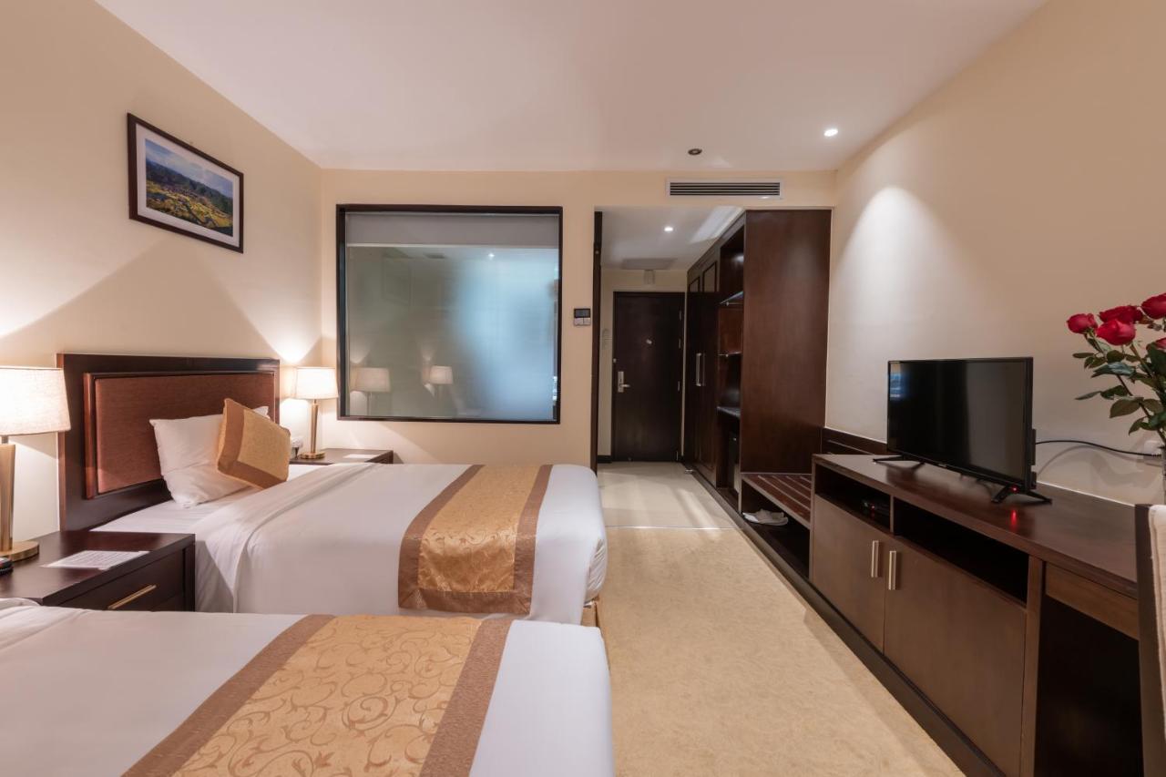 Red River View Hotel 3*