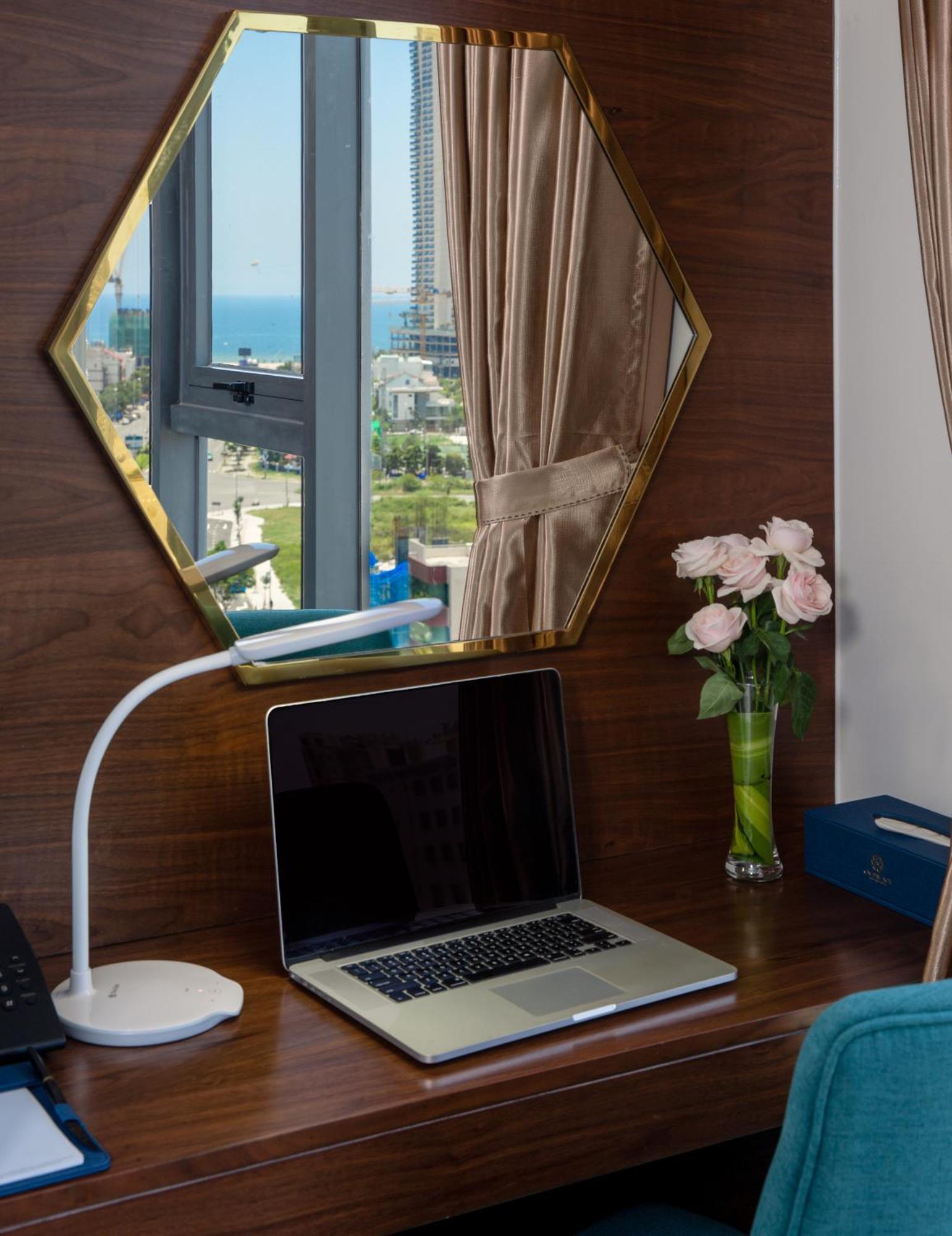 Cn Palace Boutique & Hotel 4*
