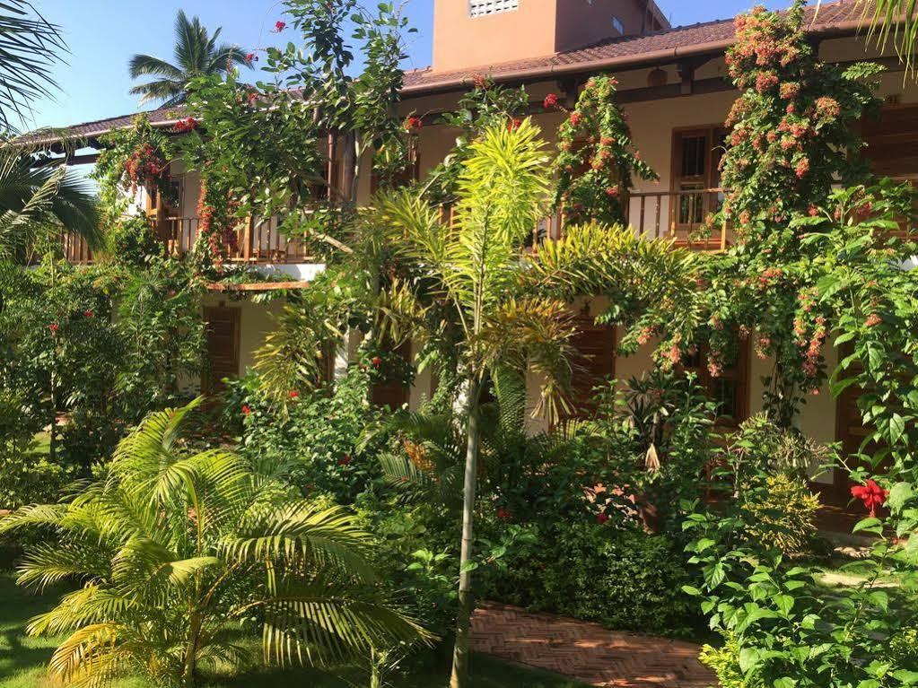 La Resort,