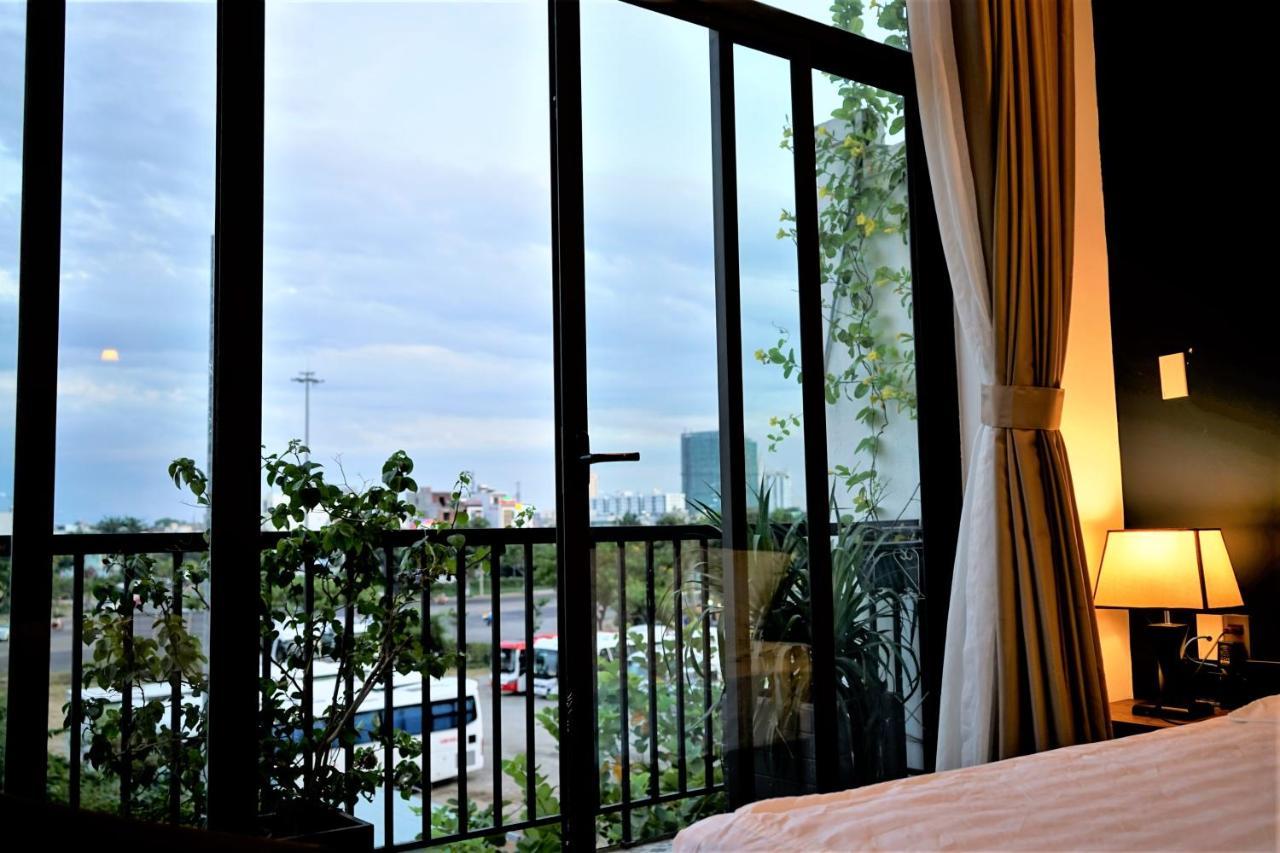 Oasis & 3* Da Nang