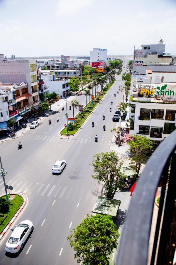La Casa Hotel *