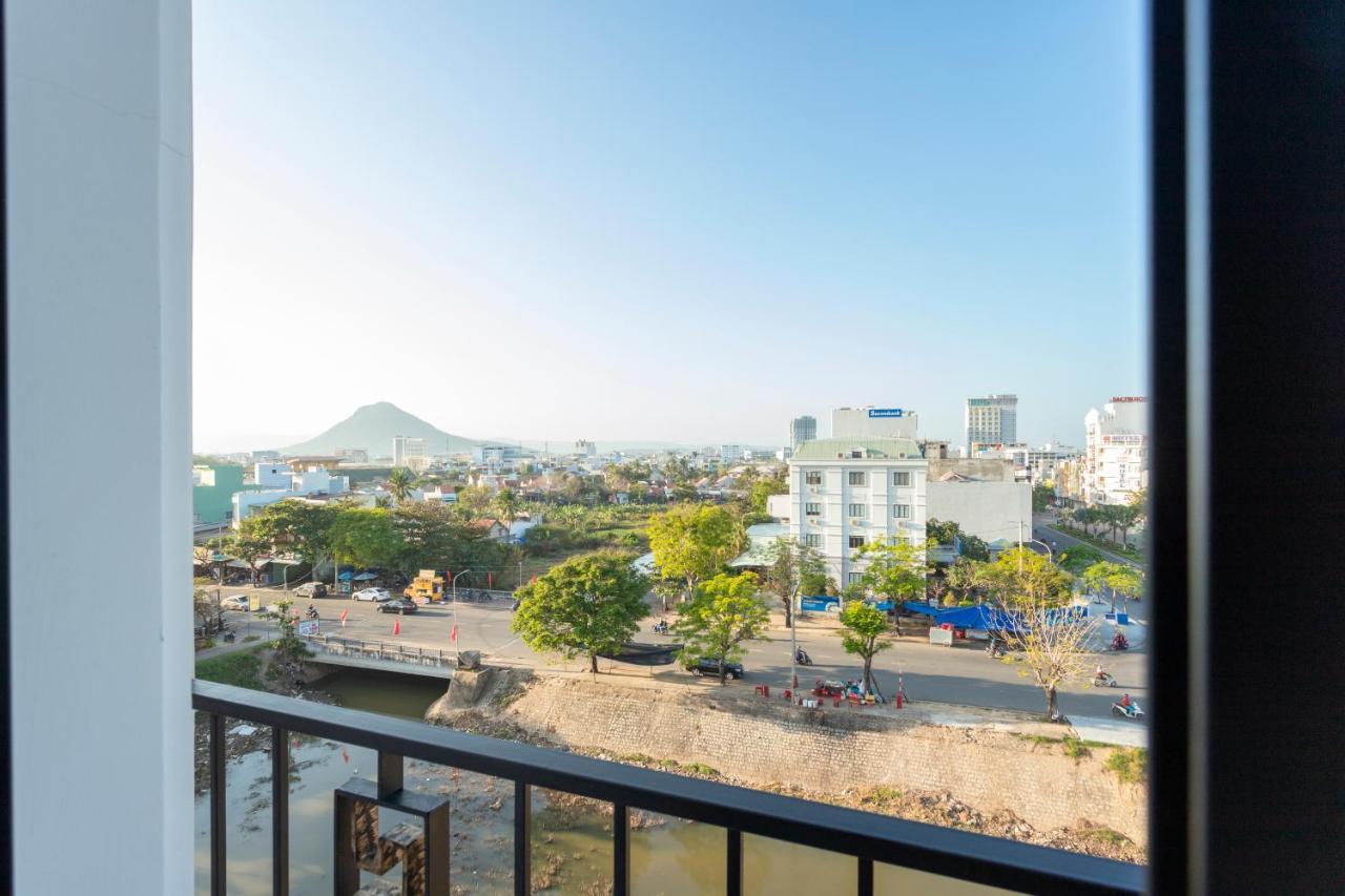 La Casa Hotel *