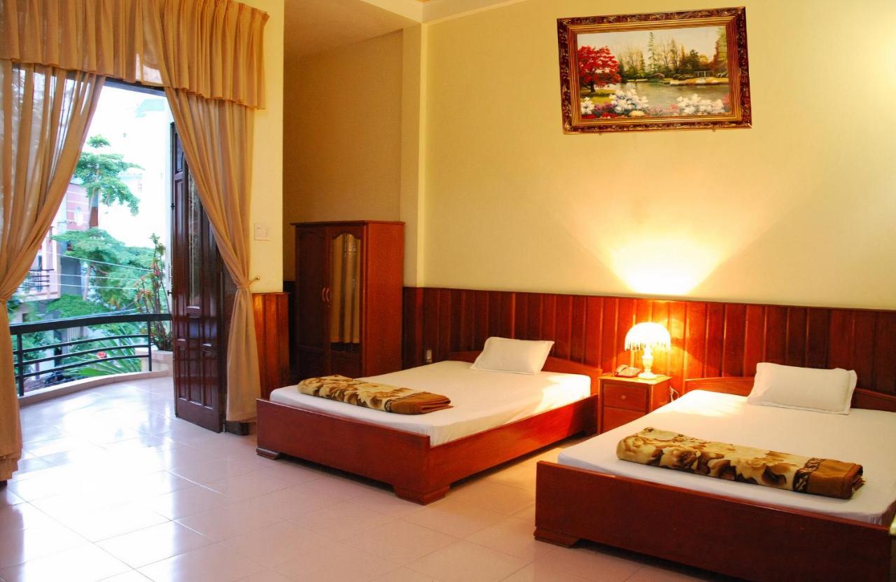 Huong Hotel