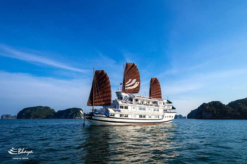 Bhaya Classic Cruises Hotel