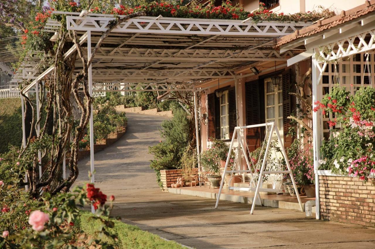 Terrasse Des Roses