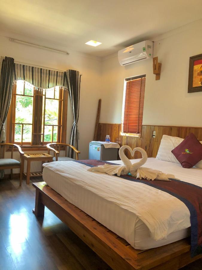Village Hotel 2*