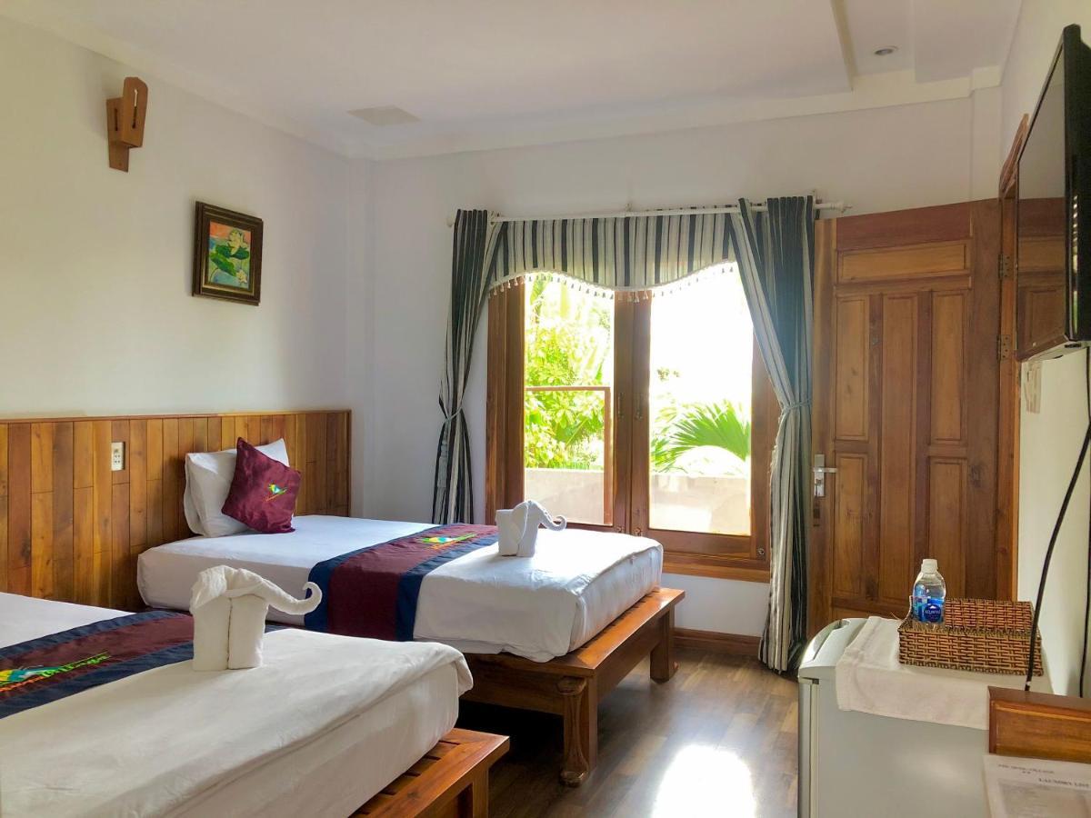 Village Hotel