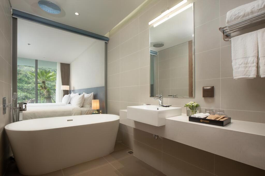 Aparthotel Flamigo Cat Ba Hai Phong