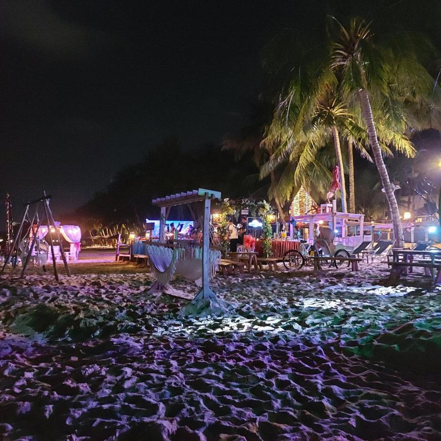 Victoria Beachfront Night Market