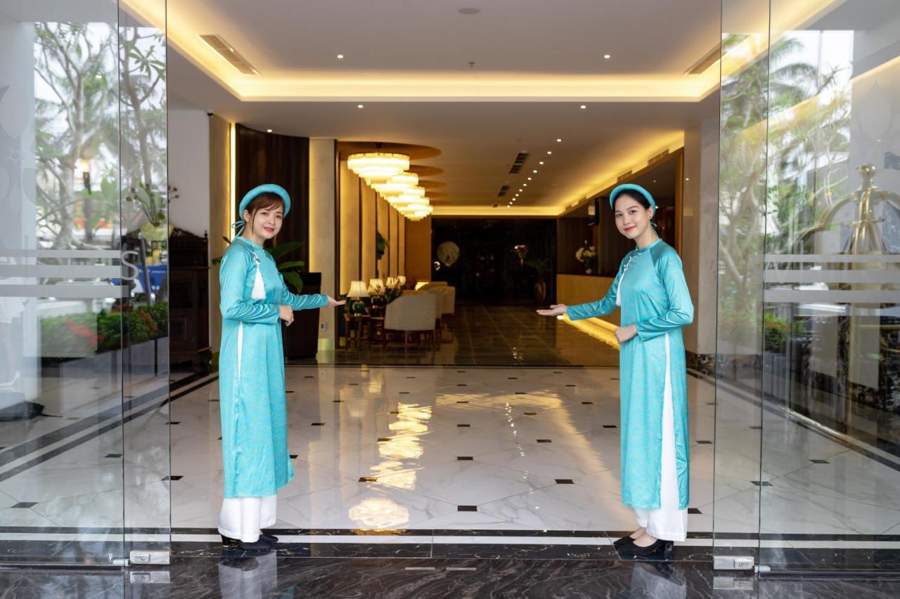 Khách sạn White Lotus