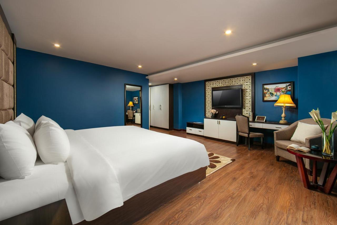 Hotel 20 & 3*