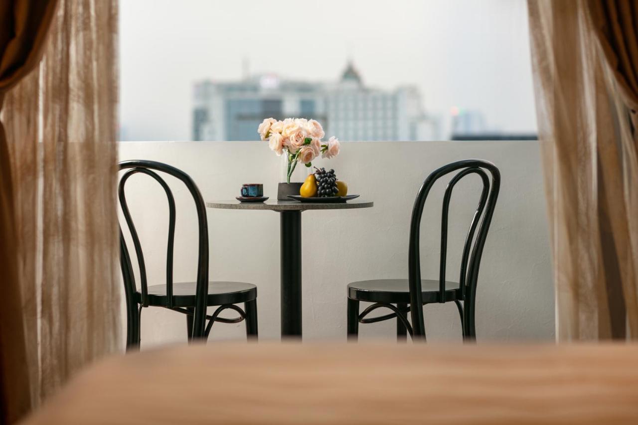 20 & Hanoi
