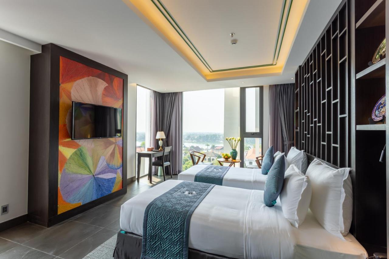 White Lotus Khách sạn 4*