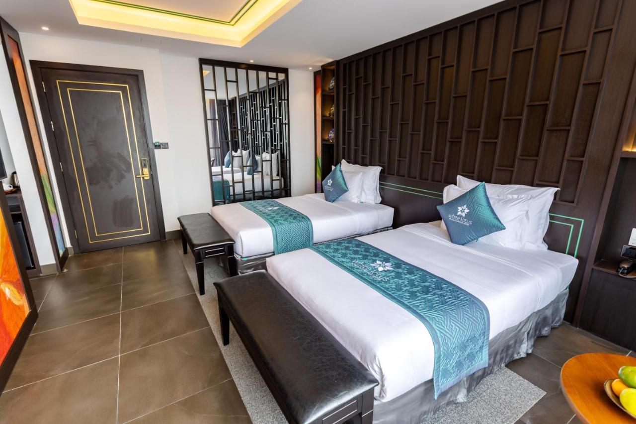 White Lotus Khách sạn 4*