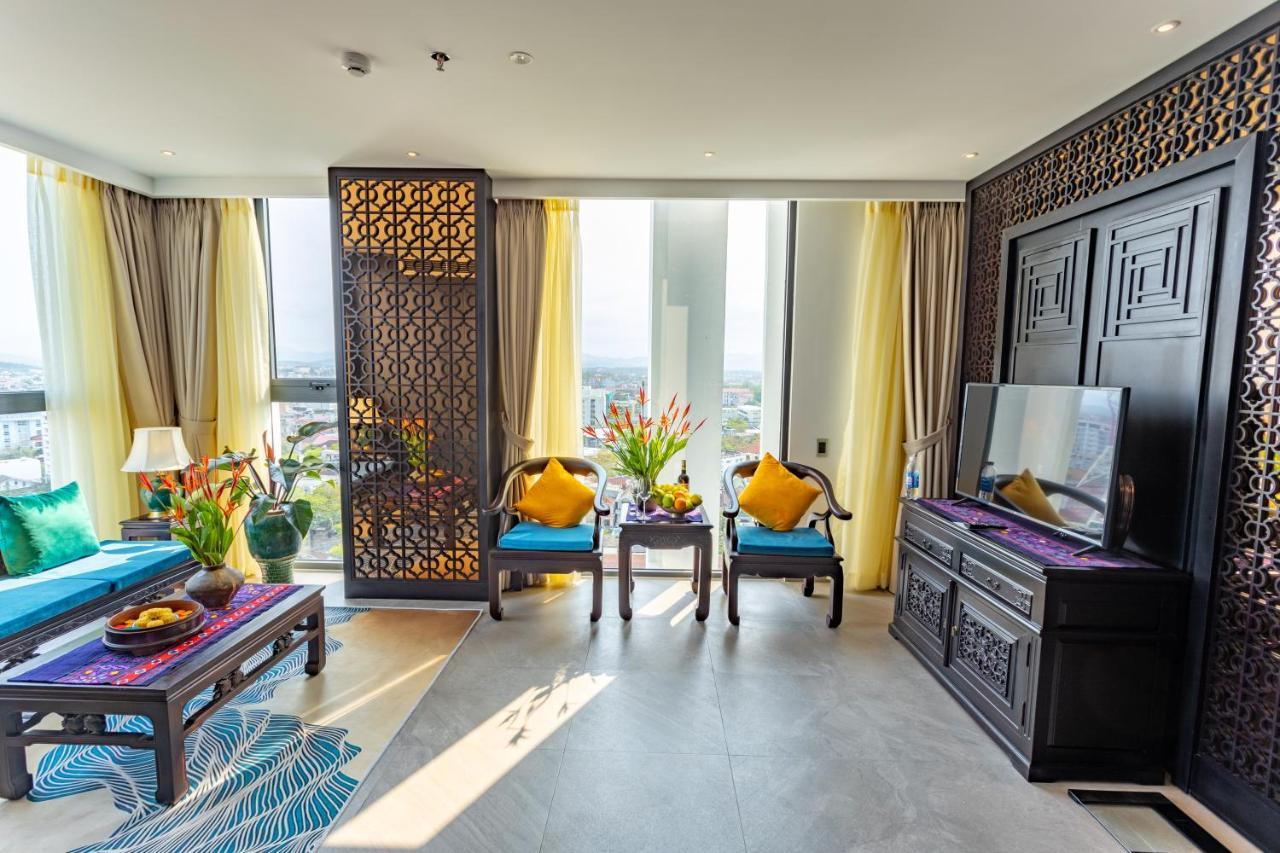 White Lotus Khách sạn 4*