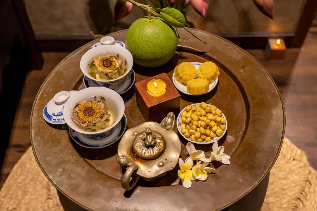 White Lotus Khách sạn