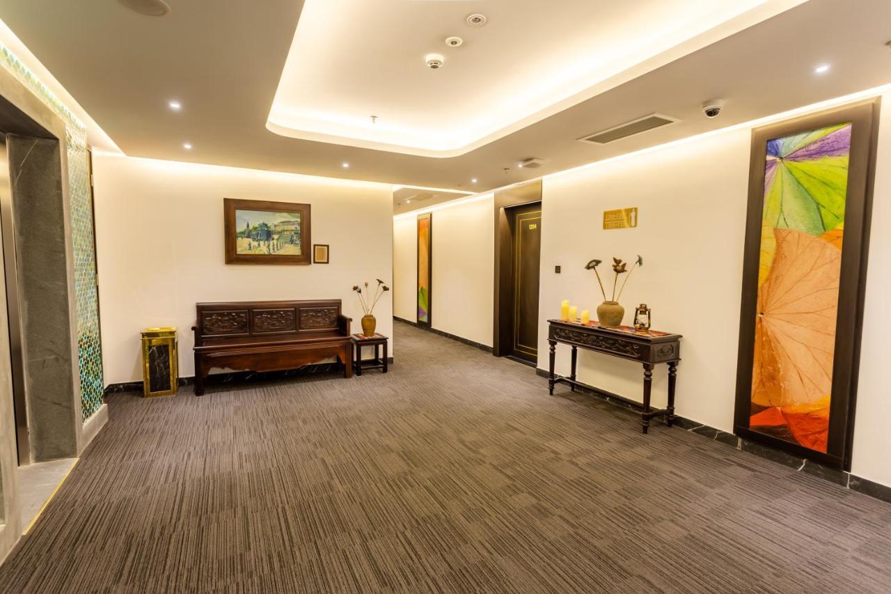 White Lotus Khách sạn 4*