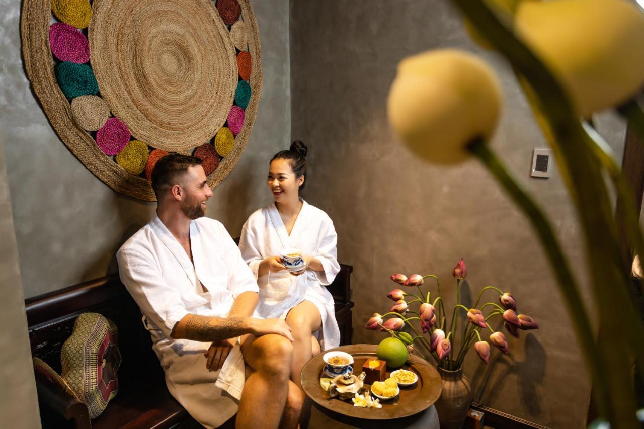Khách sạn White Lotus Huế