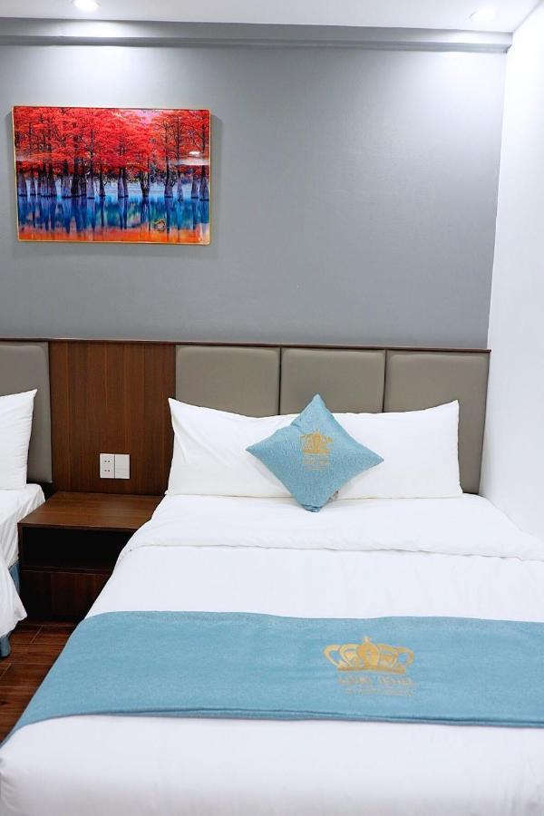Khach San Louis Hotel