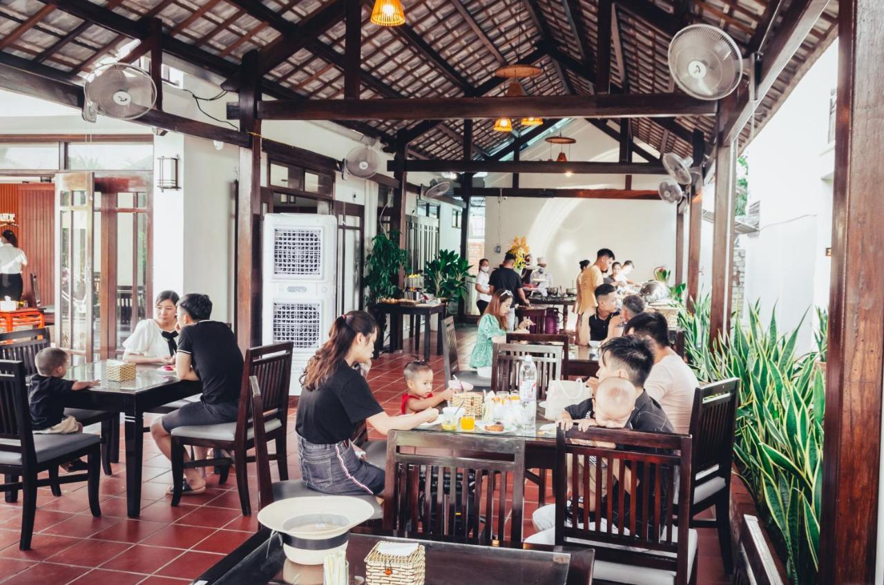 Khách sạn Riverside Bamboo