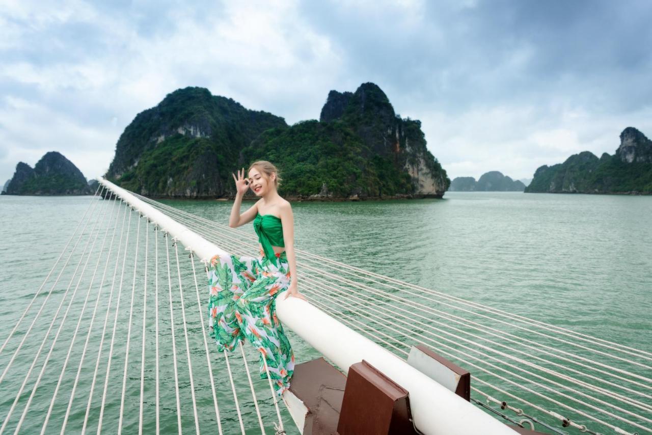 Sena Cruises - Wonder On Lan Ha Bay  Hạ Long