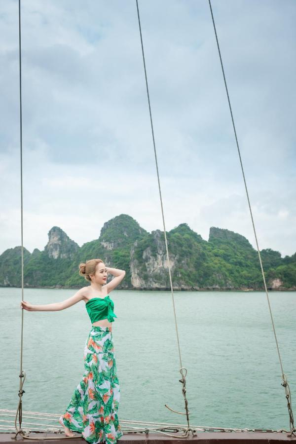 Sena Cruises - Wonder On Lan Ha Bay  Hạ Long