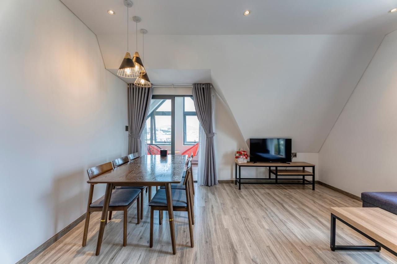 Canary Hotel