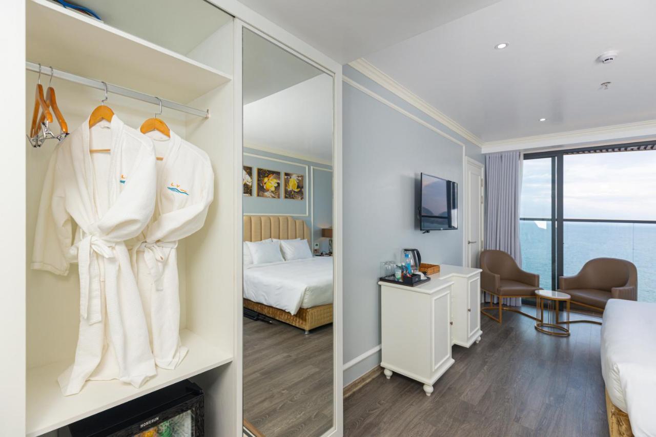La Vague Hotel