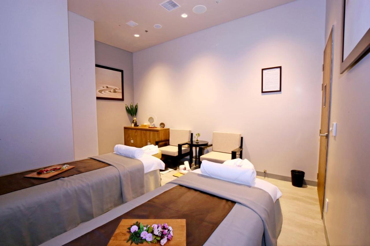 Roygent Parks Phong Hotel