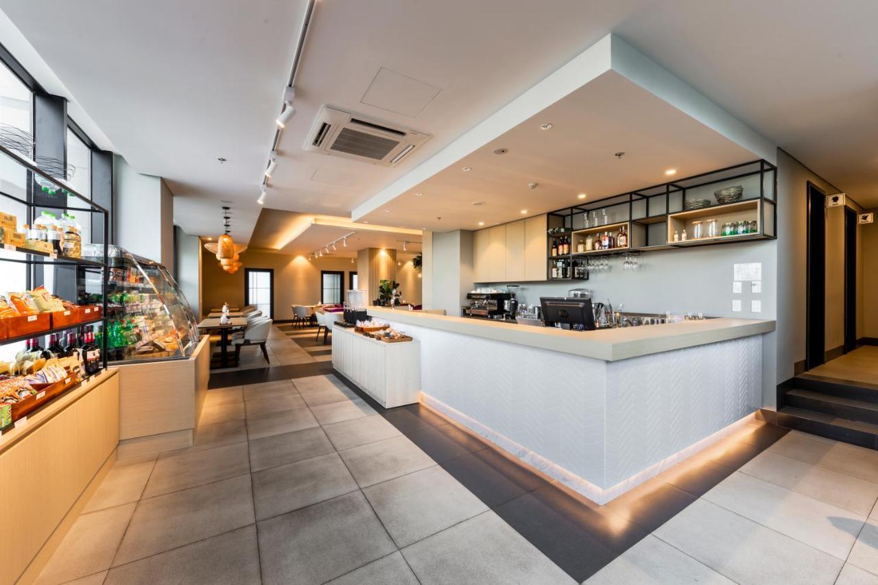 Roygent Parks Phong Hotel