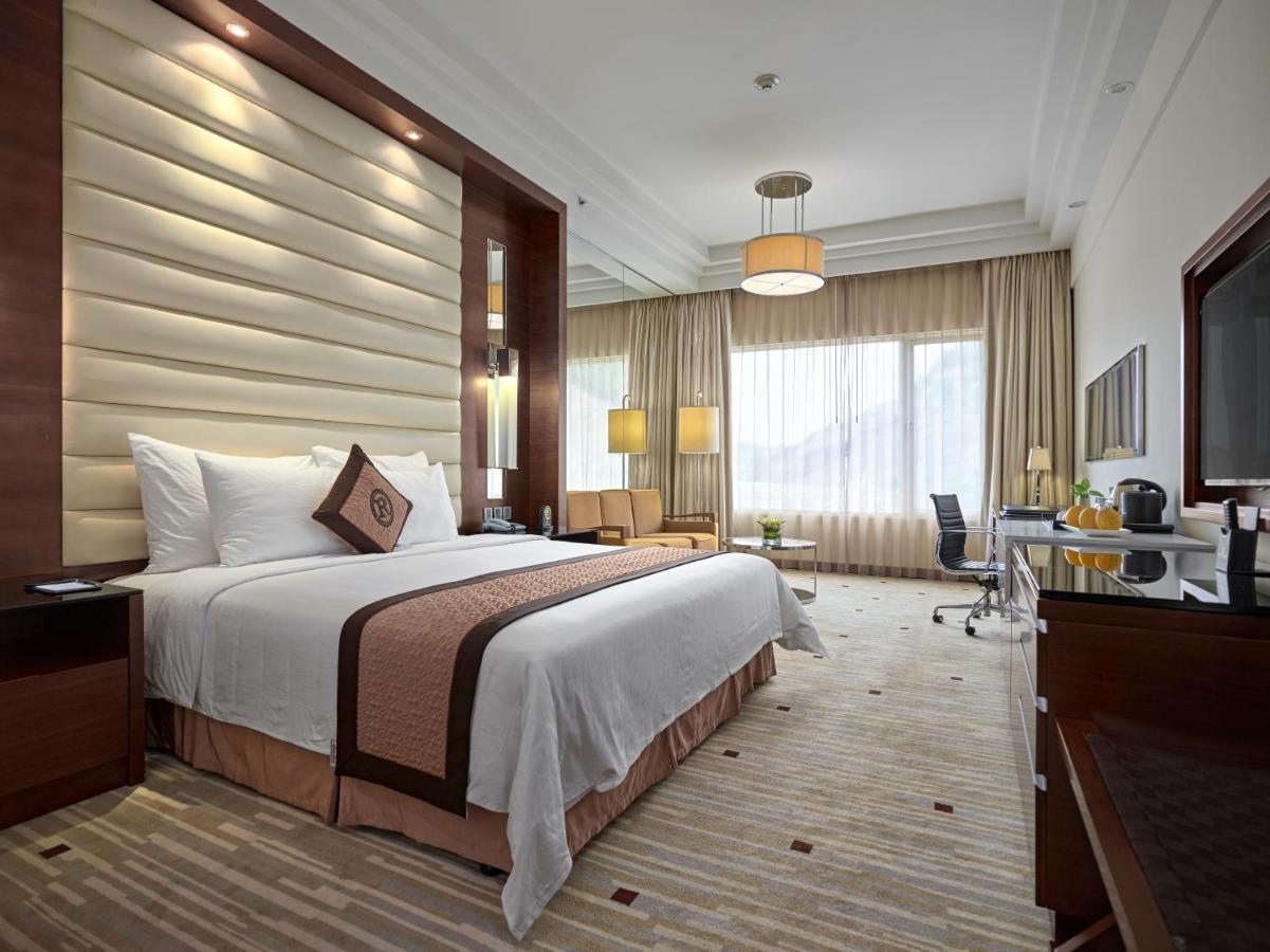 Hotel Royal Halong