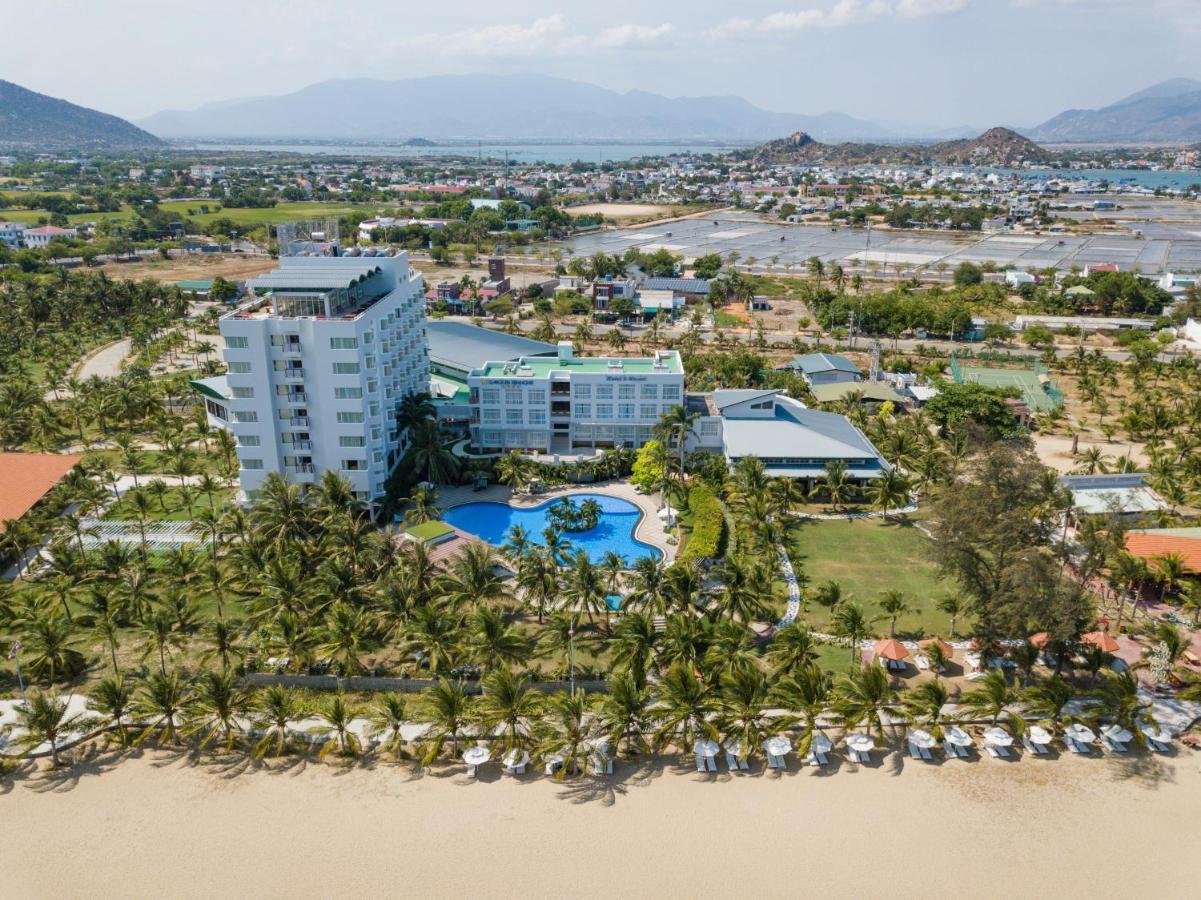 Resort Saigon - Ninh Chu & 4*