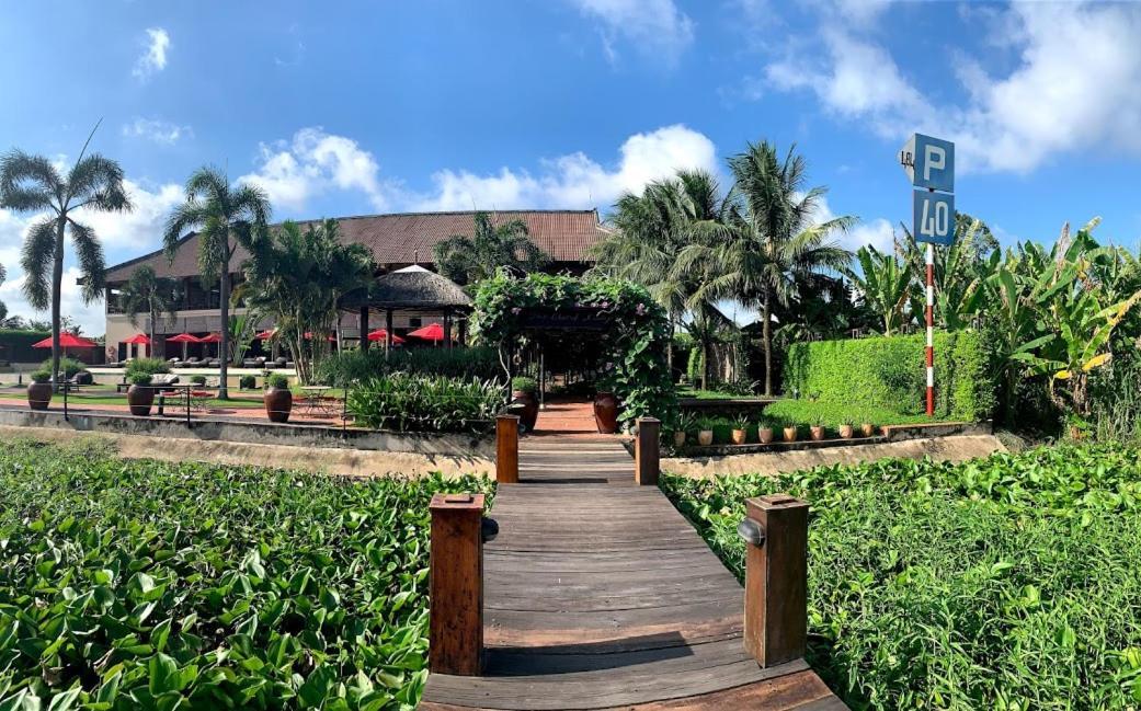 The Island Lodge