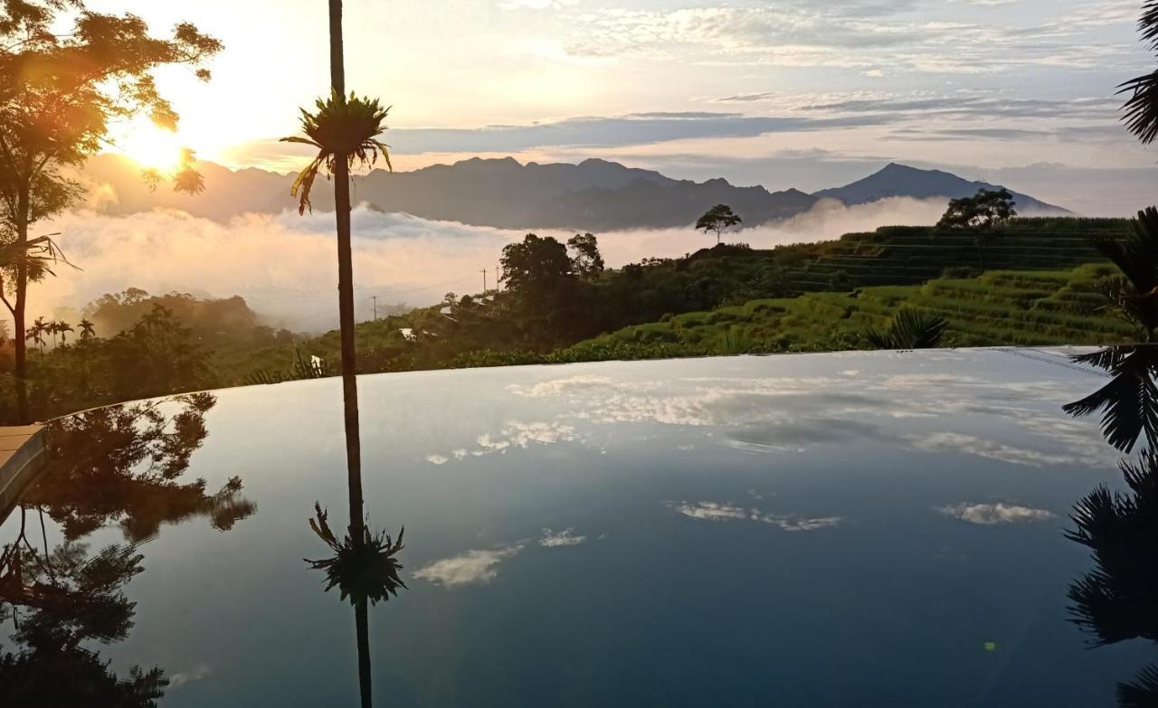 Puluong Lodge *