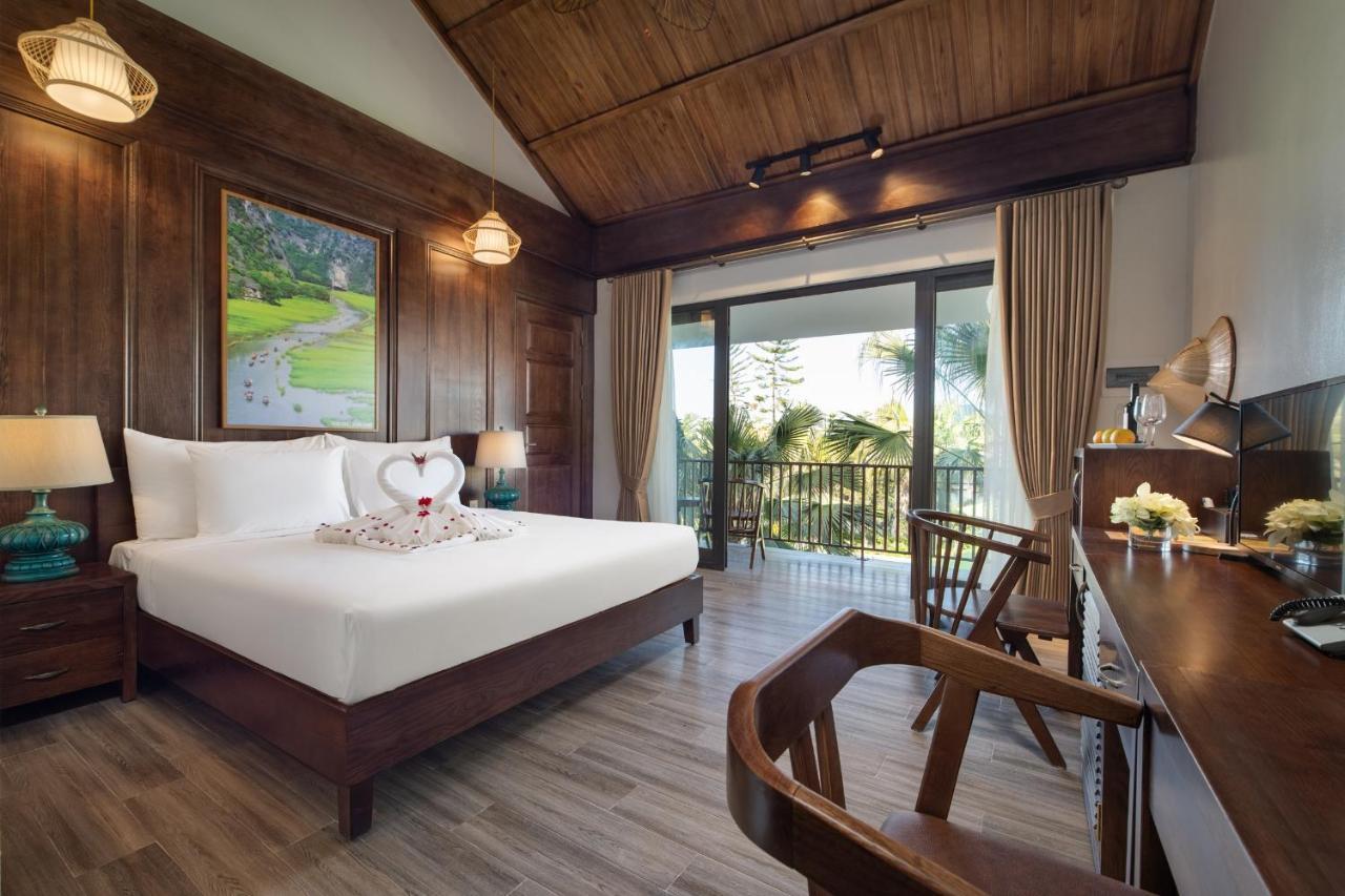 Bai Dinh Riverside & Hotel 4*