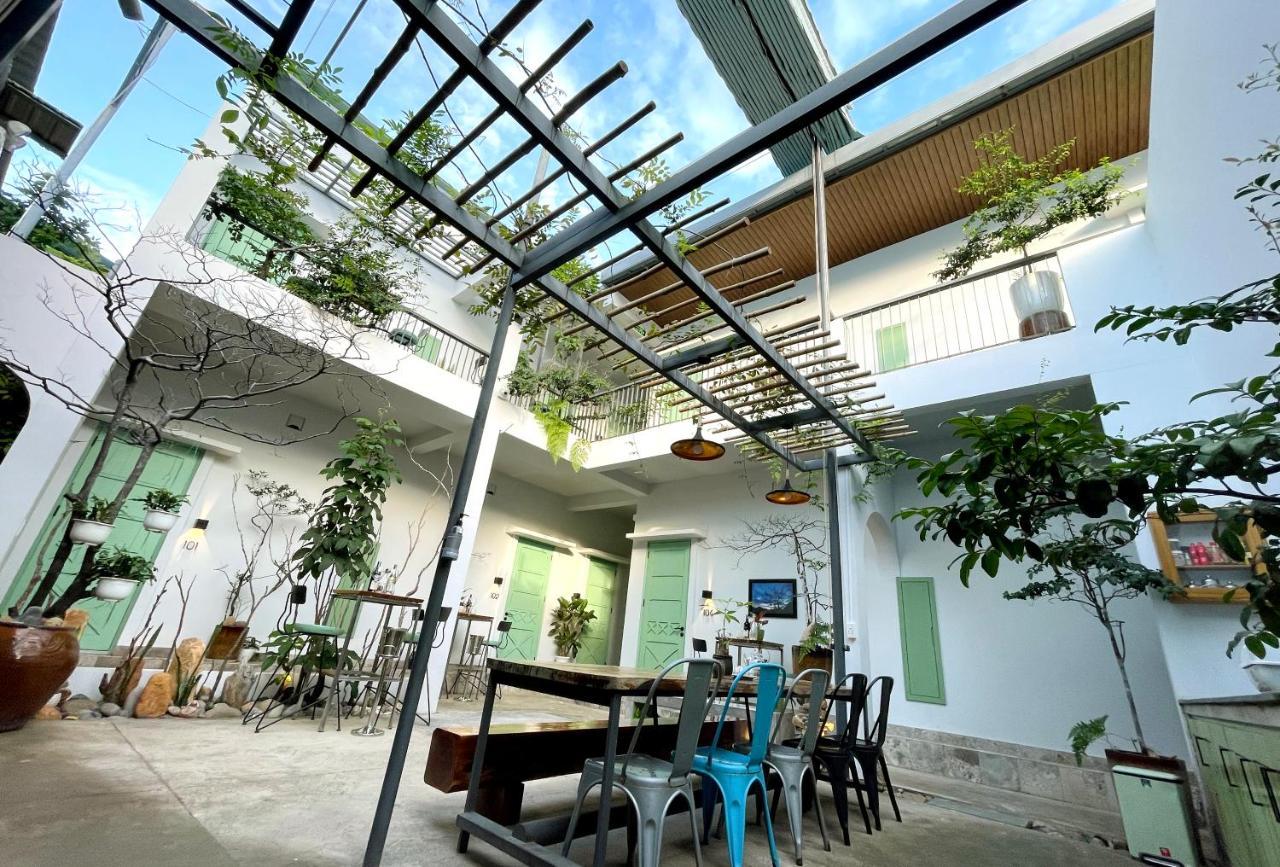 Con Dao House Hotel *