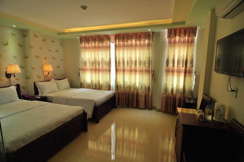 Red Rosemallow Hotel