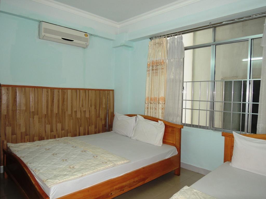Quang Vinh Hotel 2*