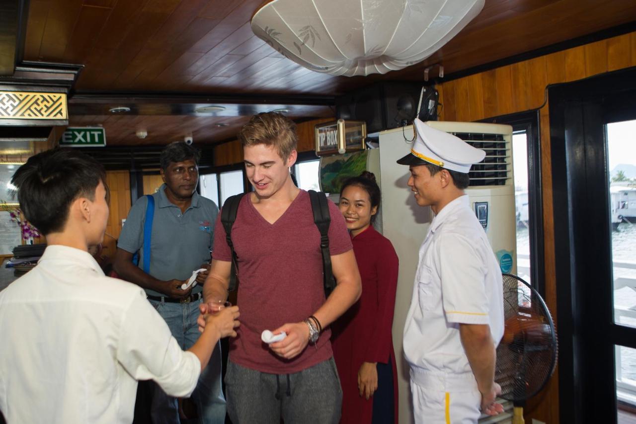 Syrena Cruises 4*