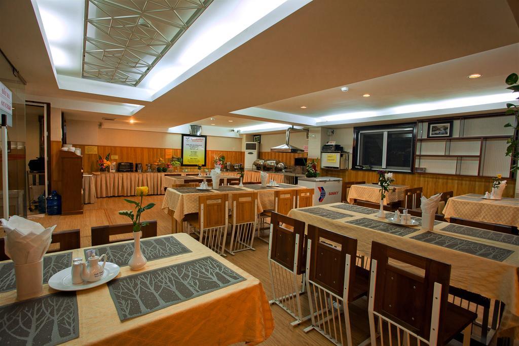 Hotel Golden Rain - Hoang Vu 3*
