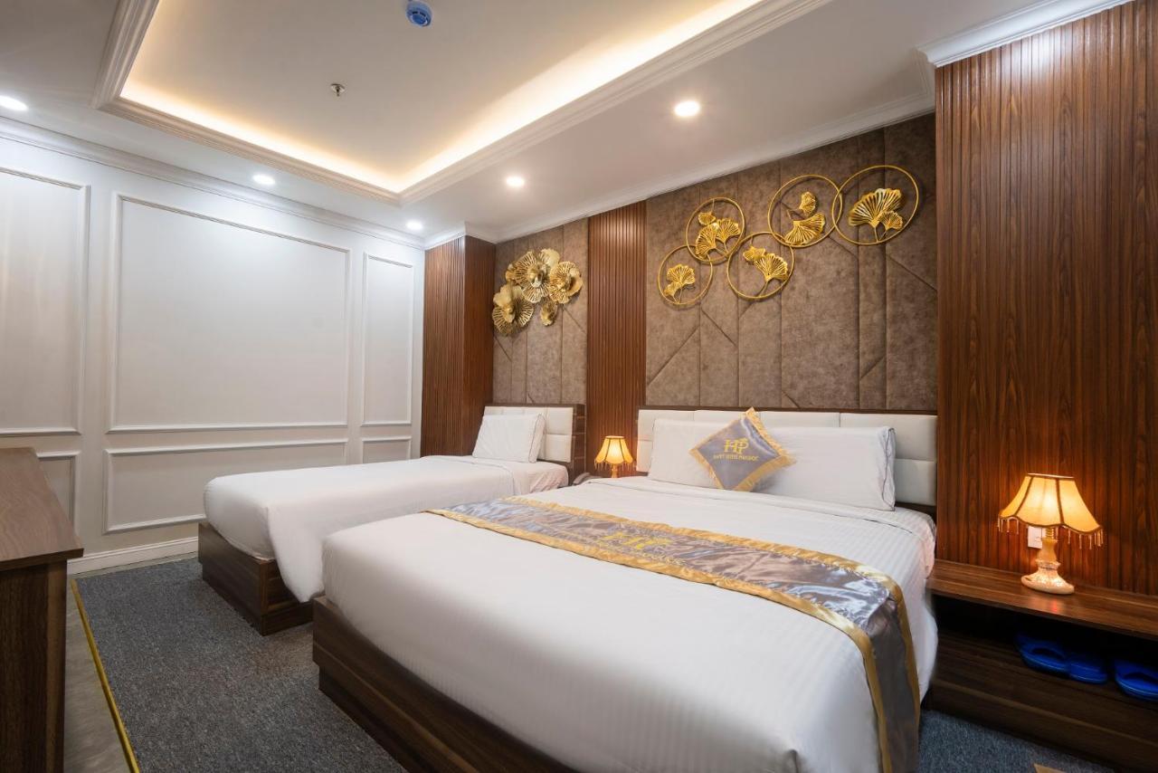Happy Hotel