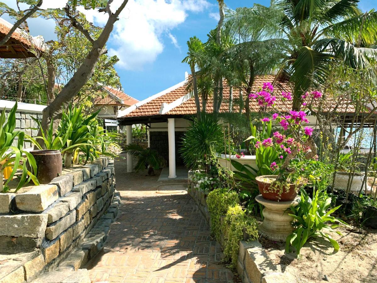 Hon Cau & Restaurant Resort Tuy Phong