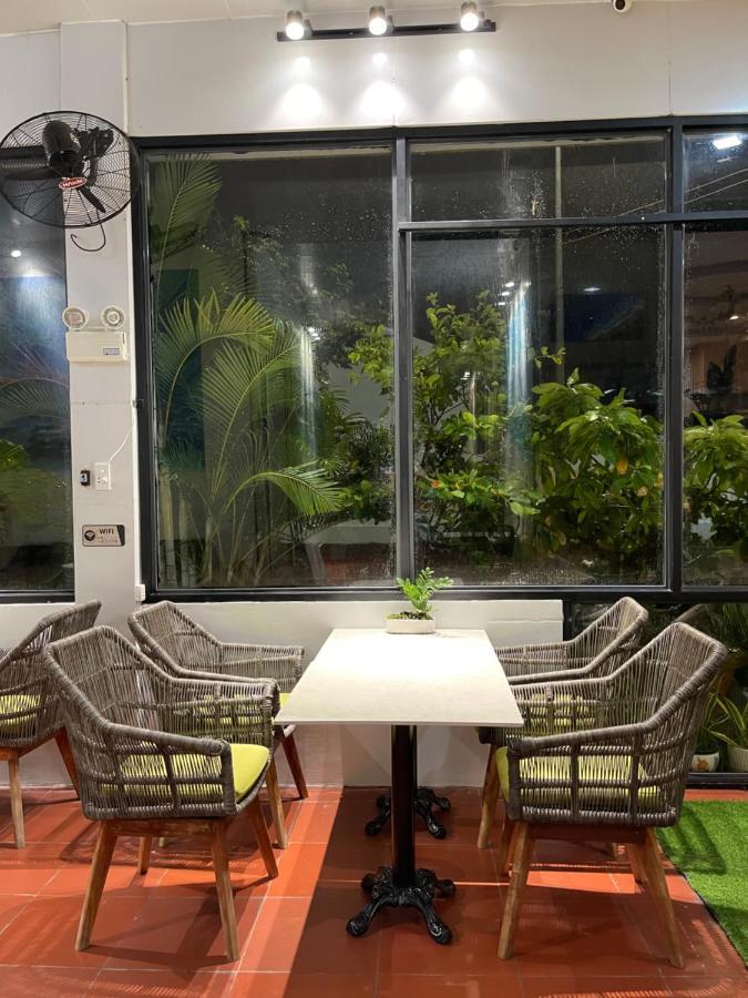 Huong Dao Hotel 2*