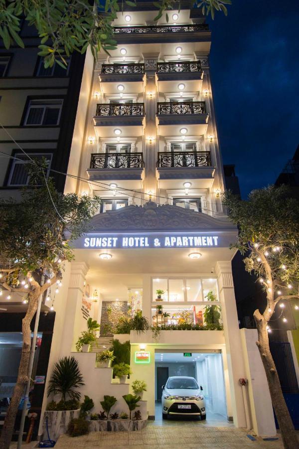 Sunset & Hotel 3*