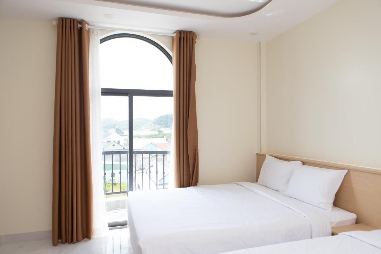 Hotel Sunrise *