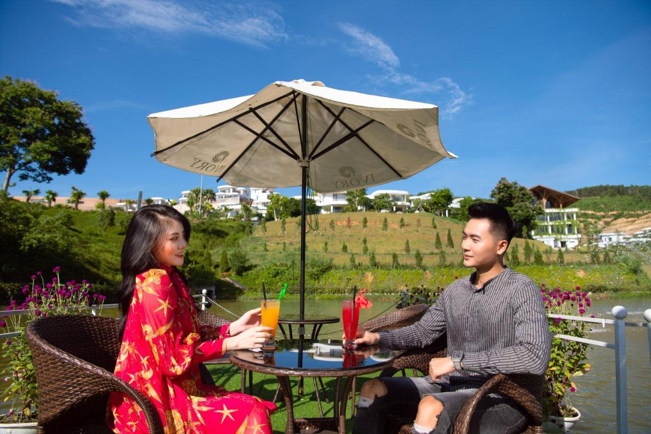 Ivory And Hoa Binh